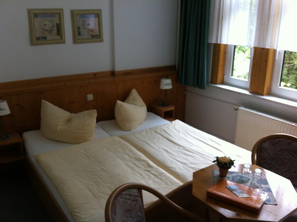 Pension Tannenrausch Friedrichroda Rum bild